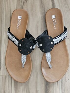 White Mountain Thong Tan Flip-Flop Tan Sandals Womsns Size 7 NWOT